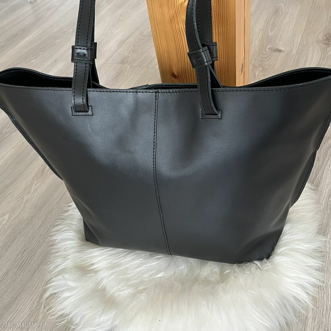 na ramię: Czarna torba Shopperka na ramię ze skóry. handmade