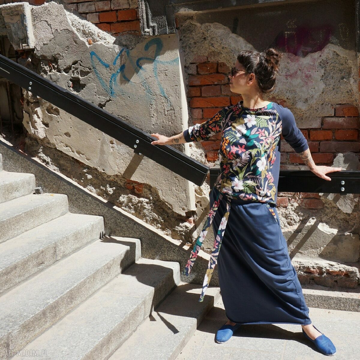 Komplet damski: bluza i spódnica w kwiaty do kostek (maxi, dzianinowy)