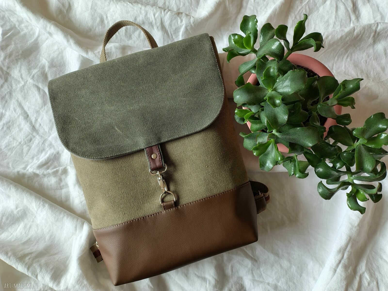 Damski plecak canvas handmade - miejski i funkcjonalny