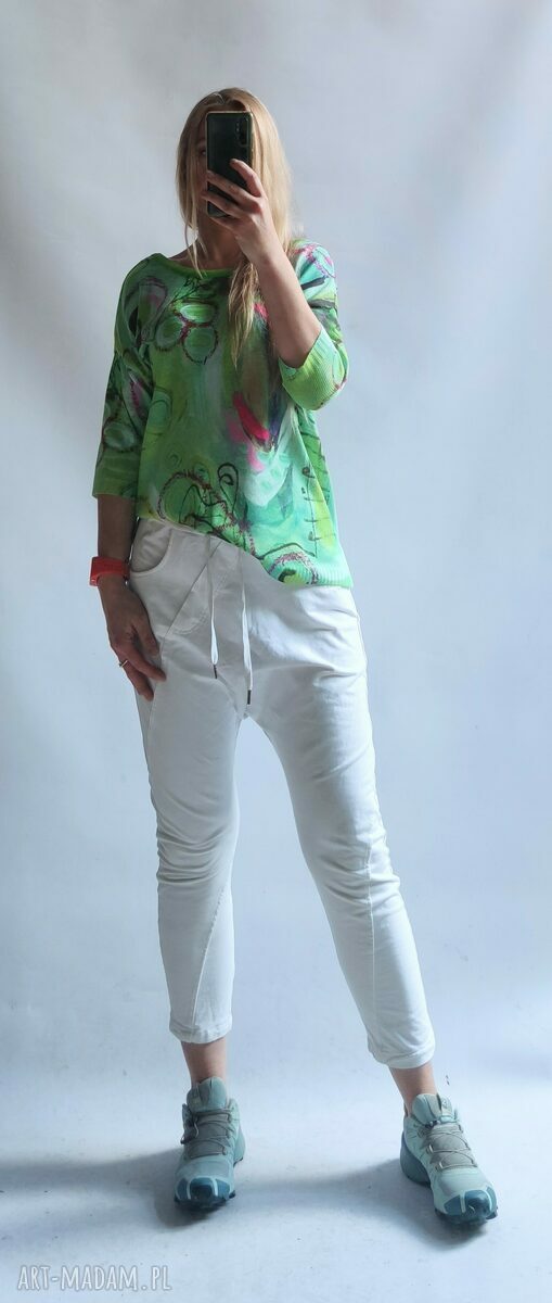 Sweter damski oversize w drukowanym abstrakcyjnym wzorze