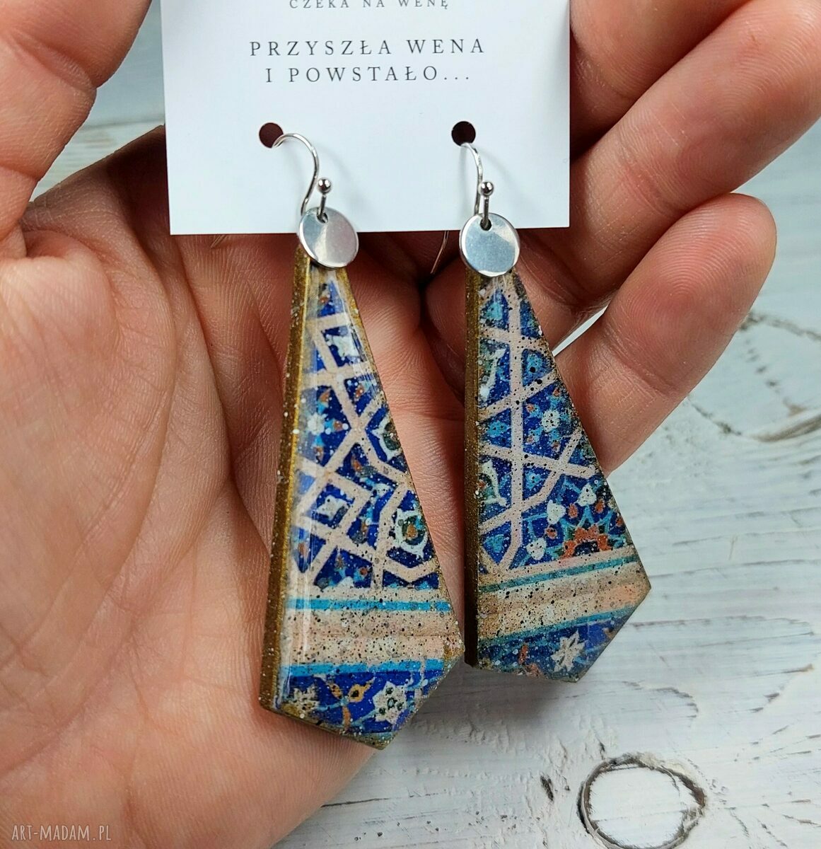 Kolczyki decoupage wiszące z żywicą na stali chirurgicznej