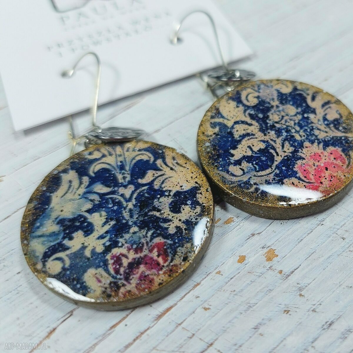 Kolczyki decoupage z żywicy na stali chirurgicznej