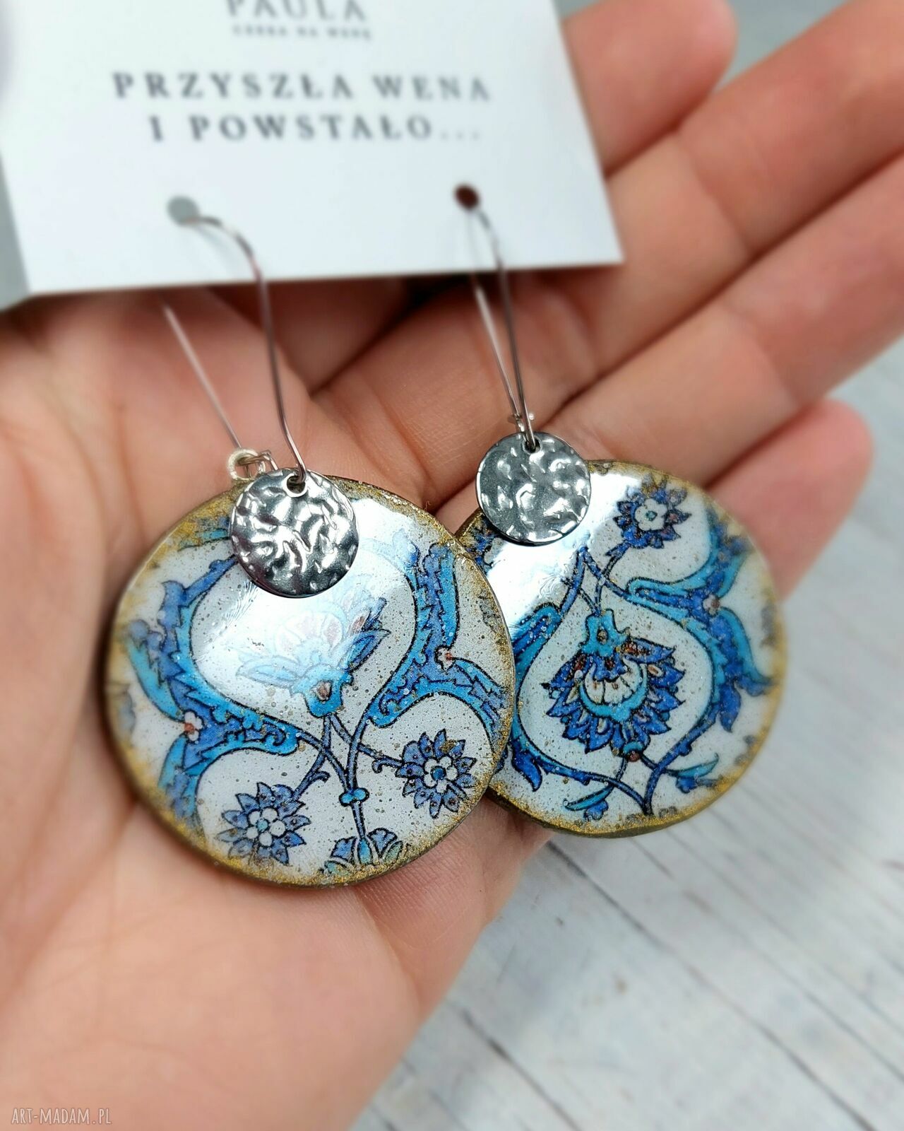 Orientalne kolczyki decoupage z żywicą - lekkie, wygodne i z efektem WOW