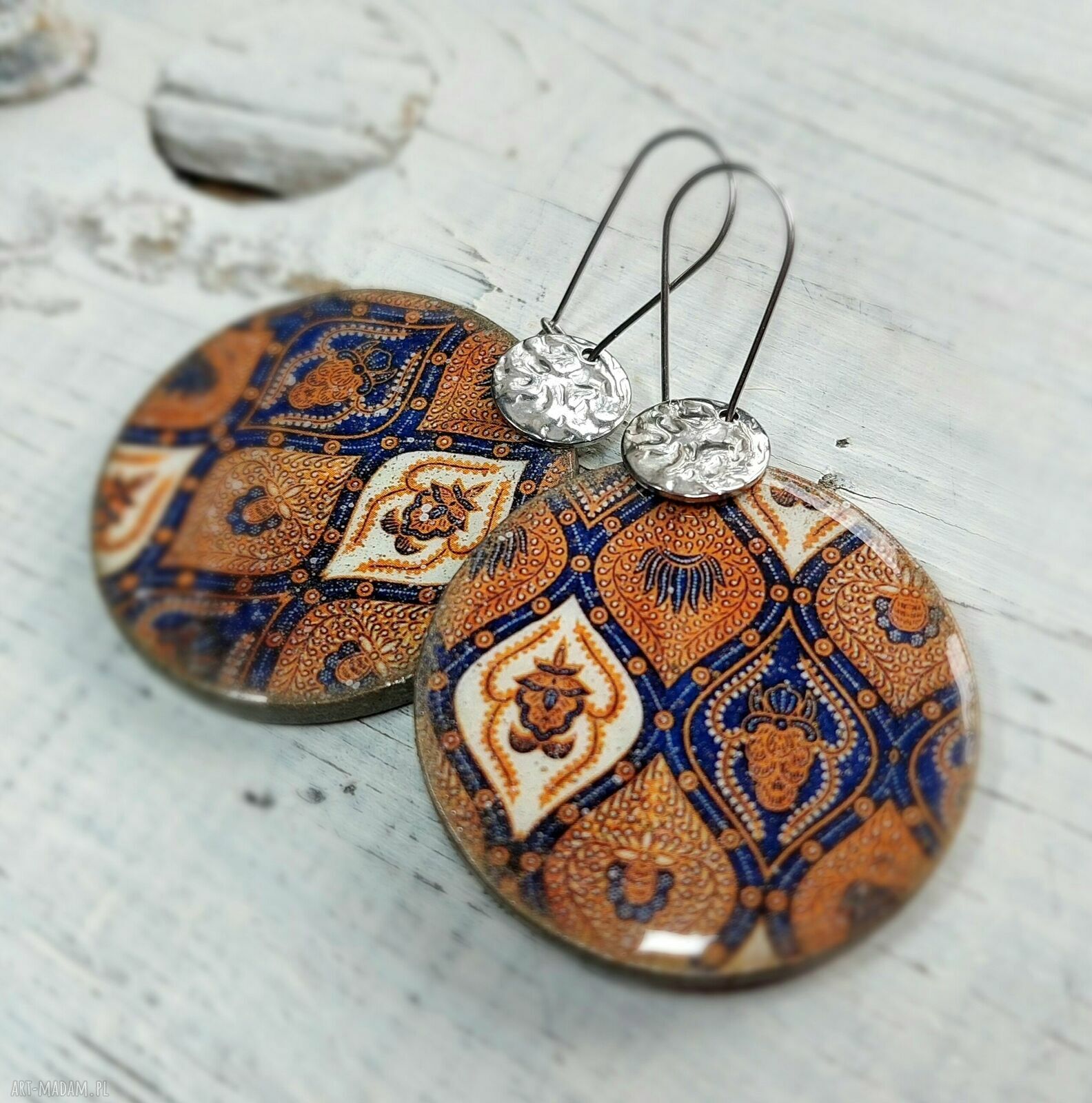 Kolczyki decoupage orientalne z żywicą - stal chirurgiczna, wiszące i lekkie