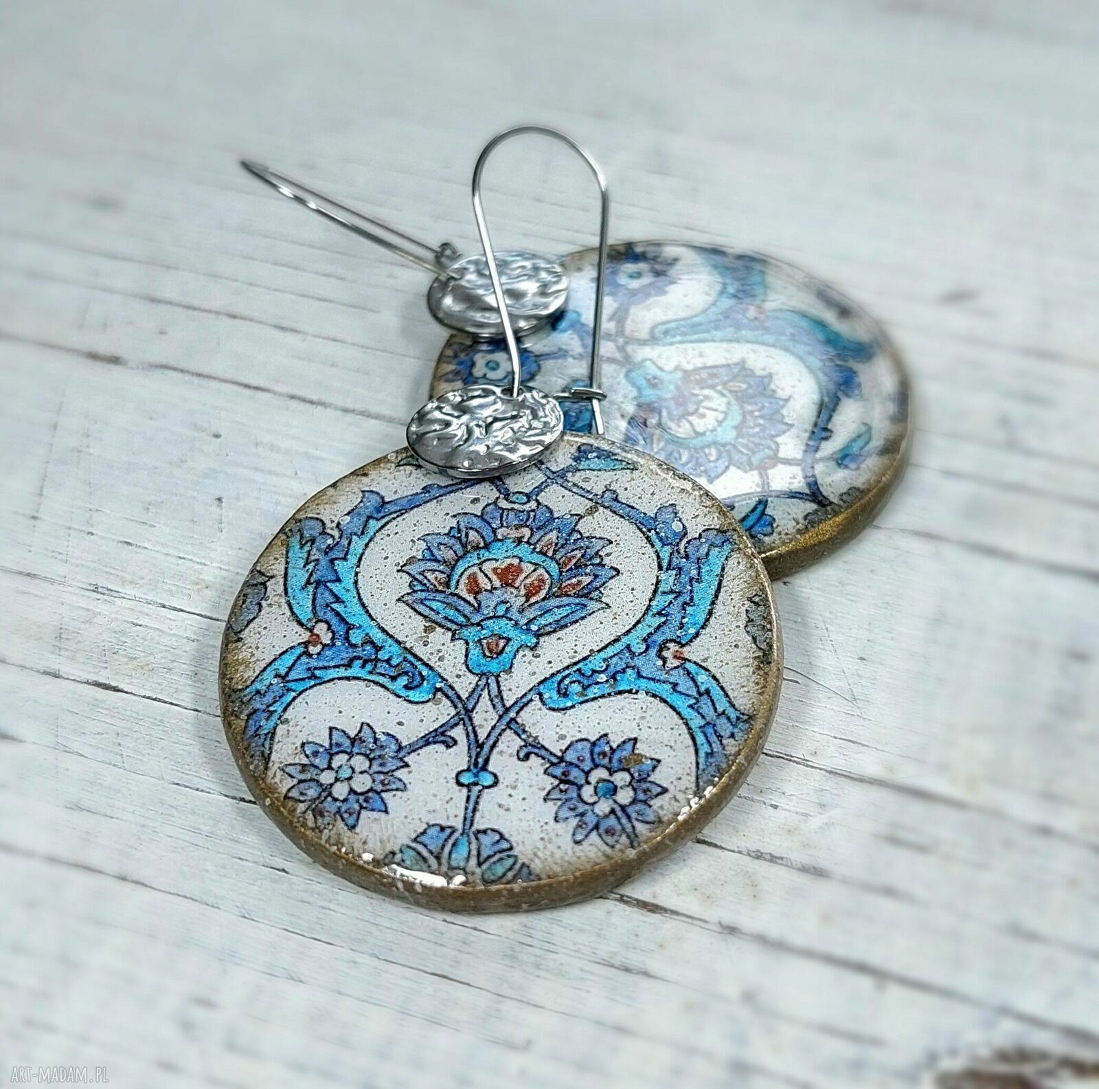 Orientalne kolczyki decoupage z żywicą - lekkie, wygodne i z efektem WOW