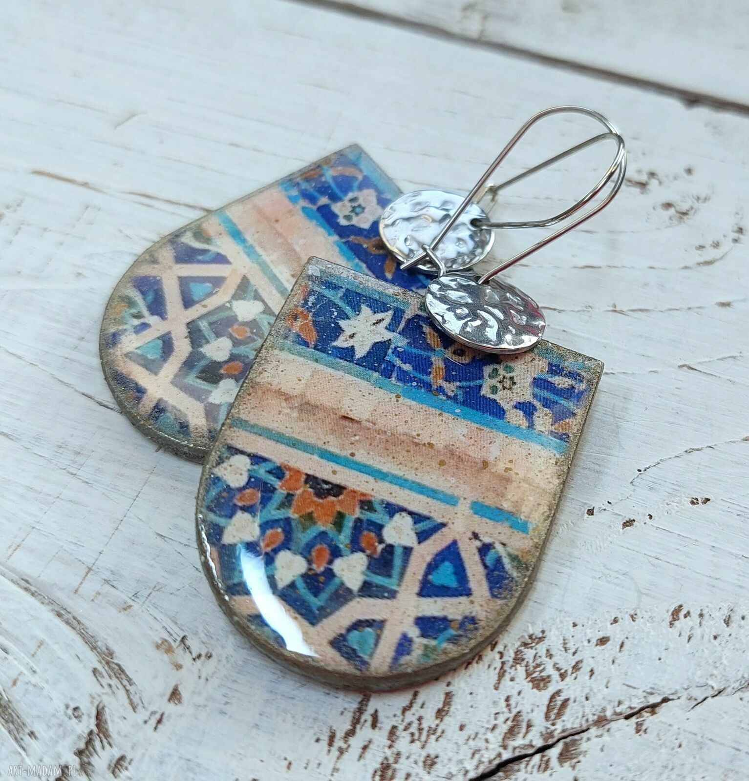 Kolczyki decoupage Paula czeka na wene - orientalne wiszące na stali chirurgicznej