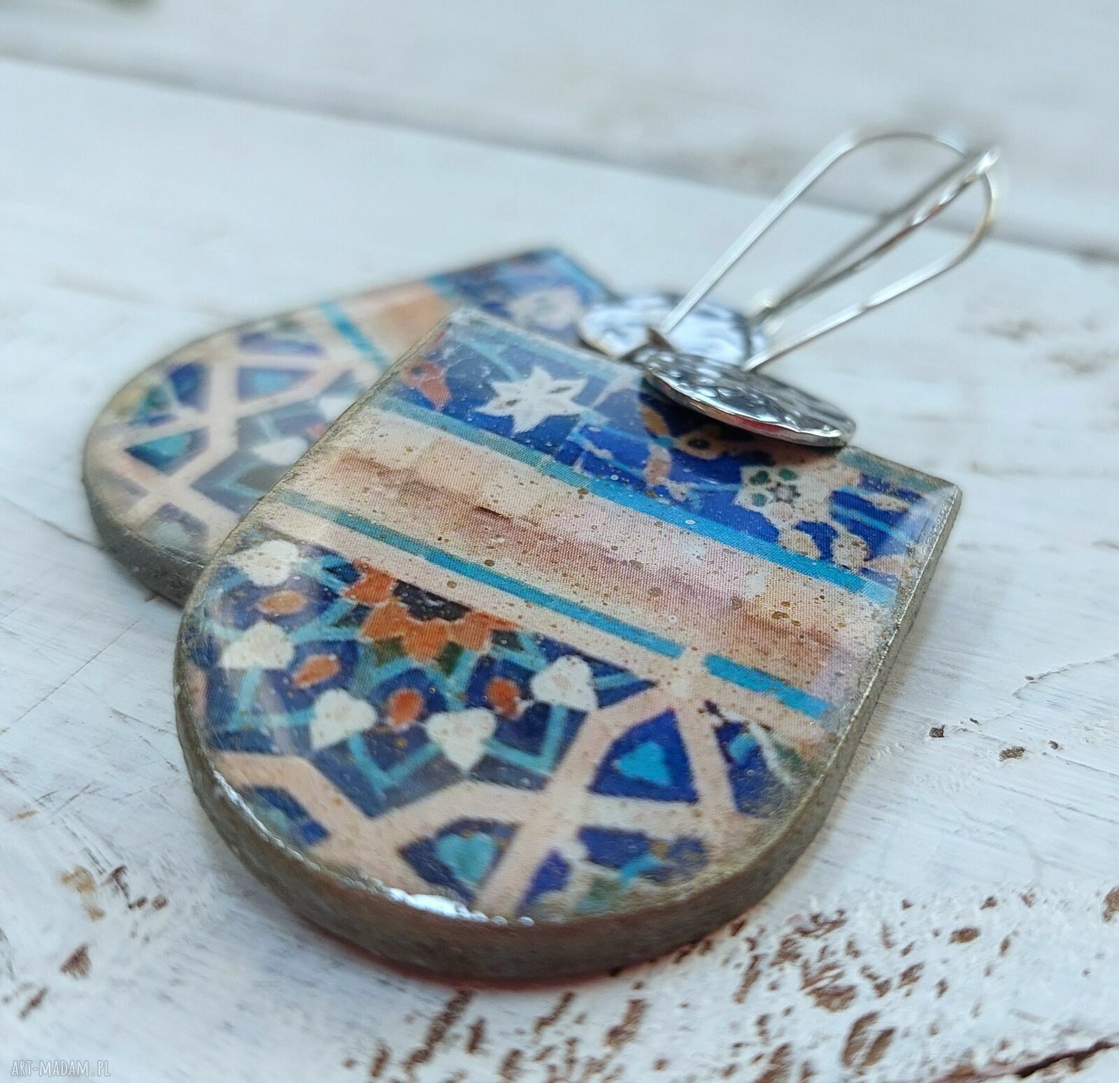 Kolczyki decoupage Paula czeka na wene - orientalne wiszące na stali chirurgicznej