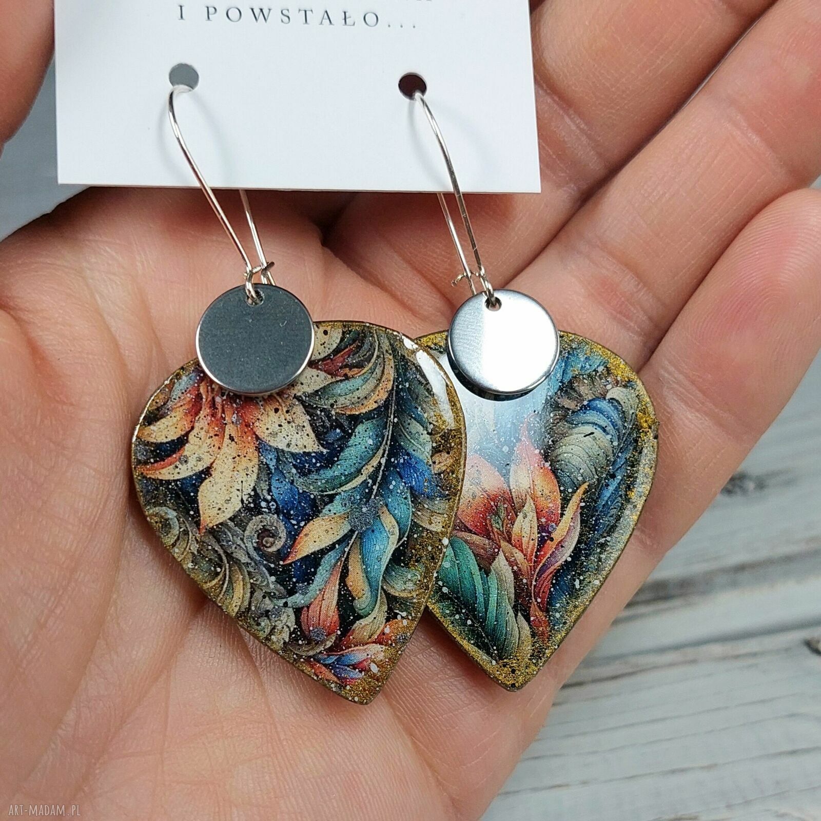 Kolczyki decoupage Kwiaty w żywicy - lekkie i efektowne