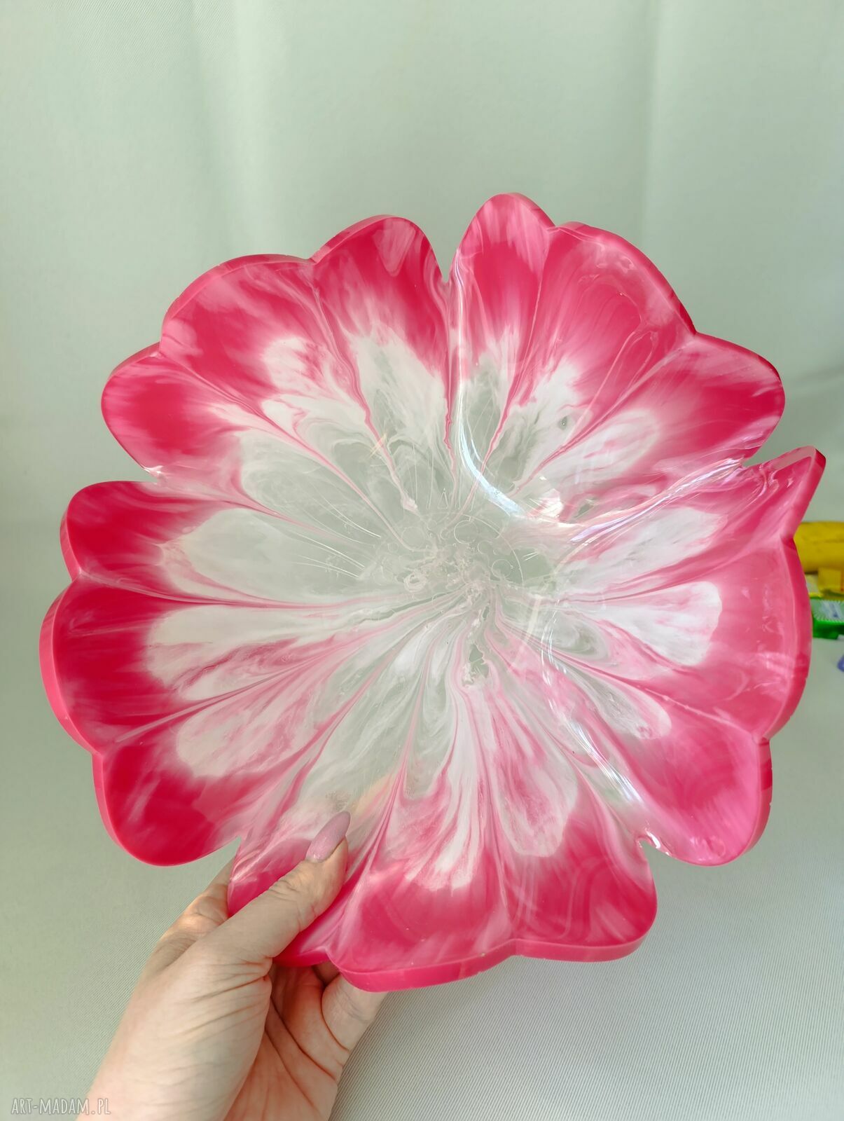 Kwiatowa misa dekoracyjna z żywicy epoksydowej - róż i biel (handmade)