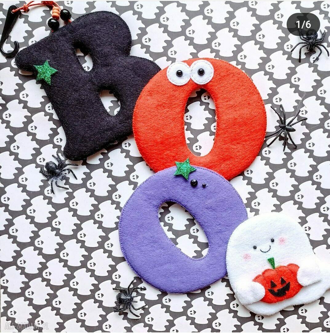 Ręcznie robiony napis „BOO” na Halloween z filcu wełnianego