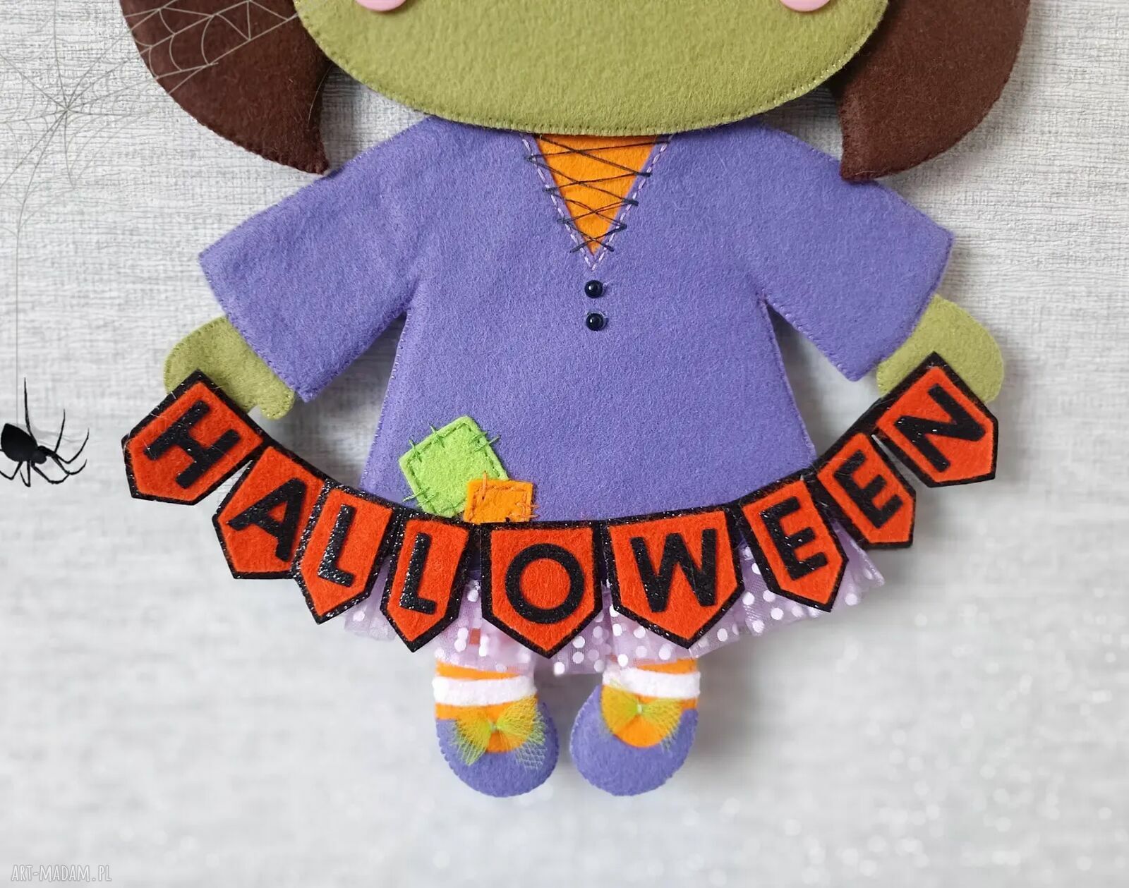 Dekoracja Halloween Czarownica - zawieszka z filcu wełnianego