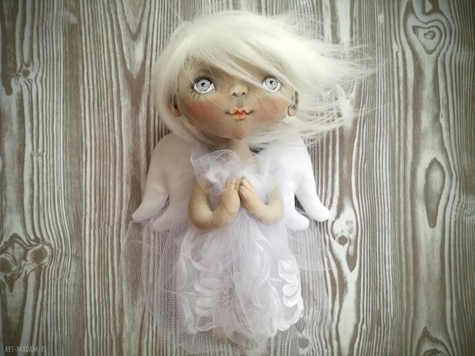 Dekoracja tekstylna aniołek Magdalena (biały) na ścianę - ok. 25 cm