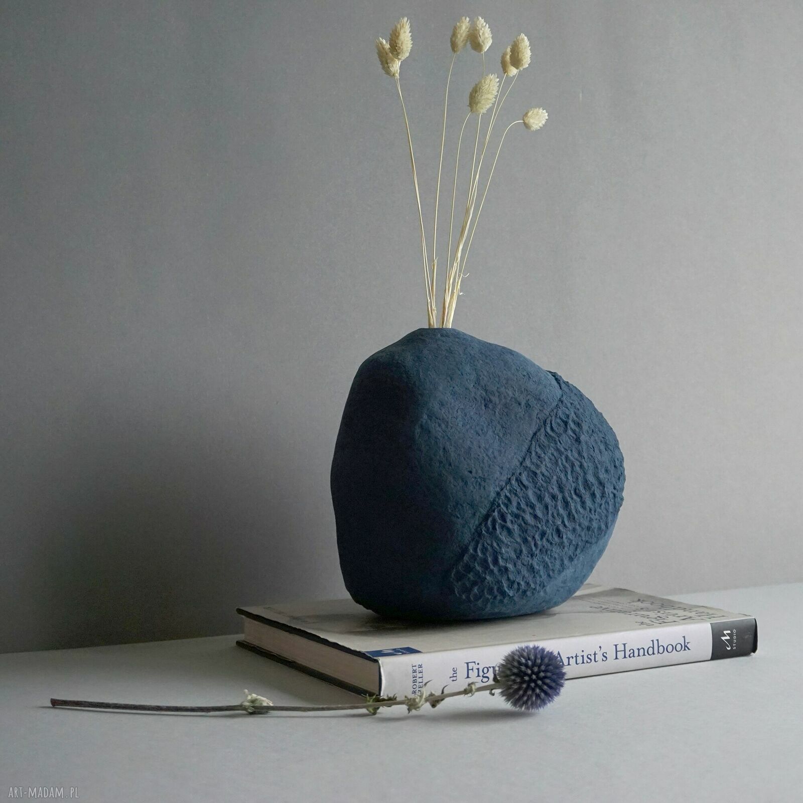 Rzeźbiona forma dekoracyjna na suszone kwiaty z paper mache