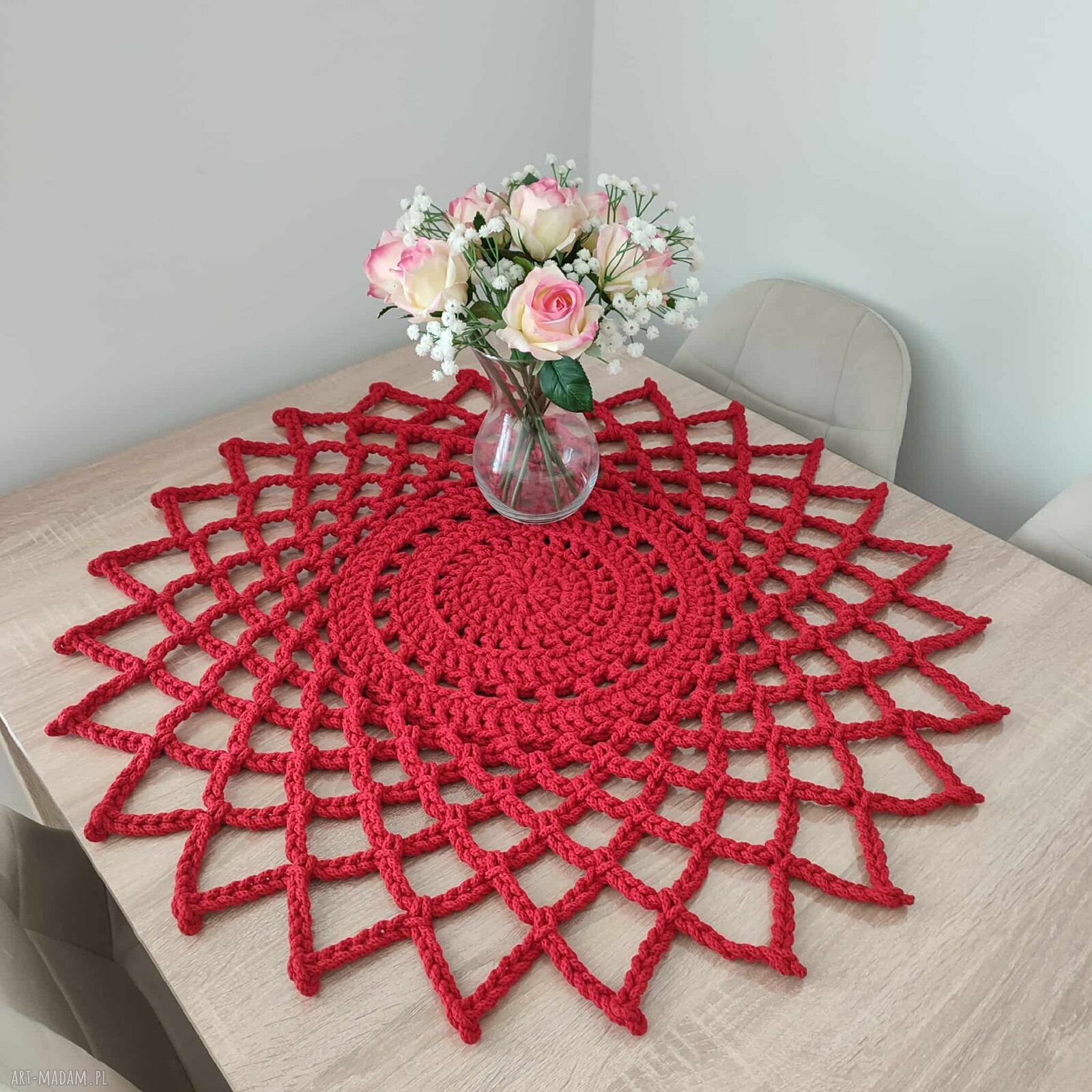 Ręcznie robiona serweta szydełkowa 80 cm na stół