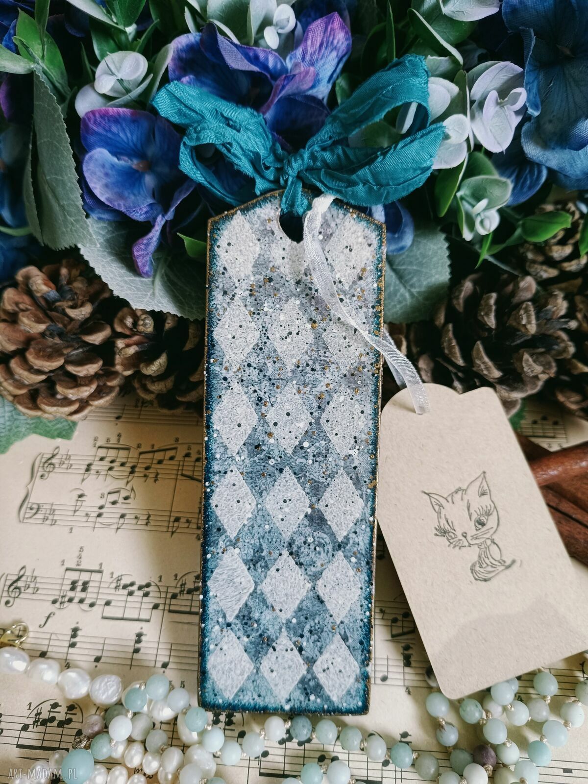Dekoracyjna zawieszka decoupage z damą i różami
