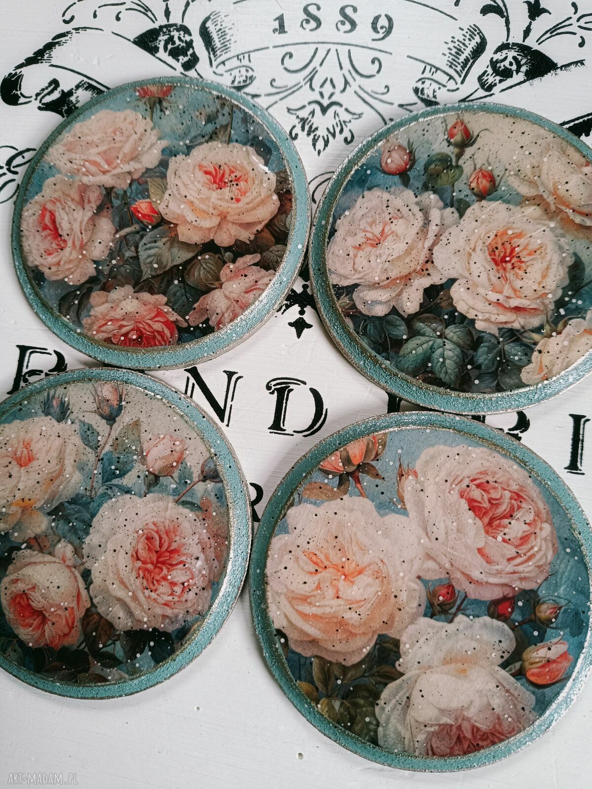 Dekoracyjne podkładki pod kubki z różami - decoupage shabby chic