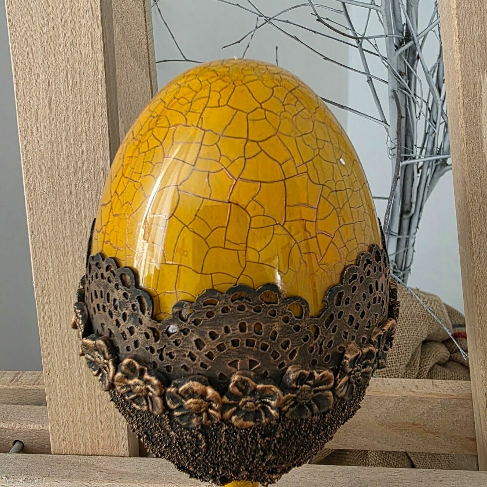 Dekoracyjne jajko „Żółte” 10 cm na smukłej nóżce - stylowa pisanka wielkanocna handmade