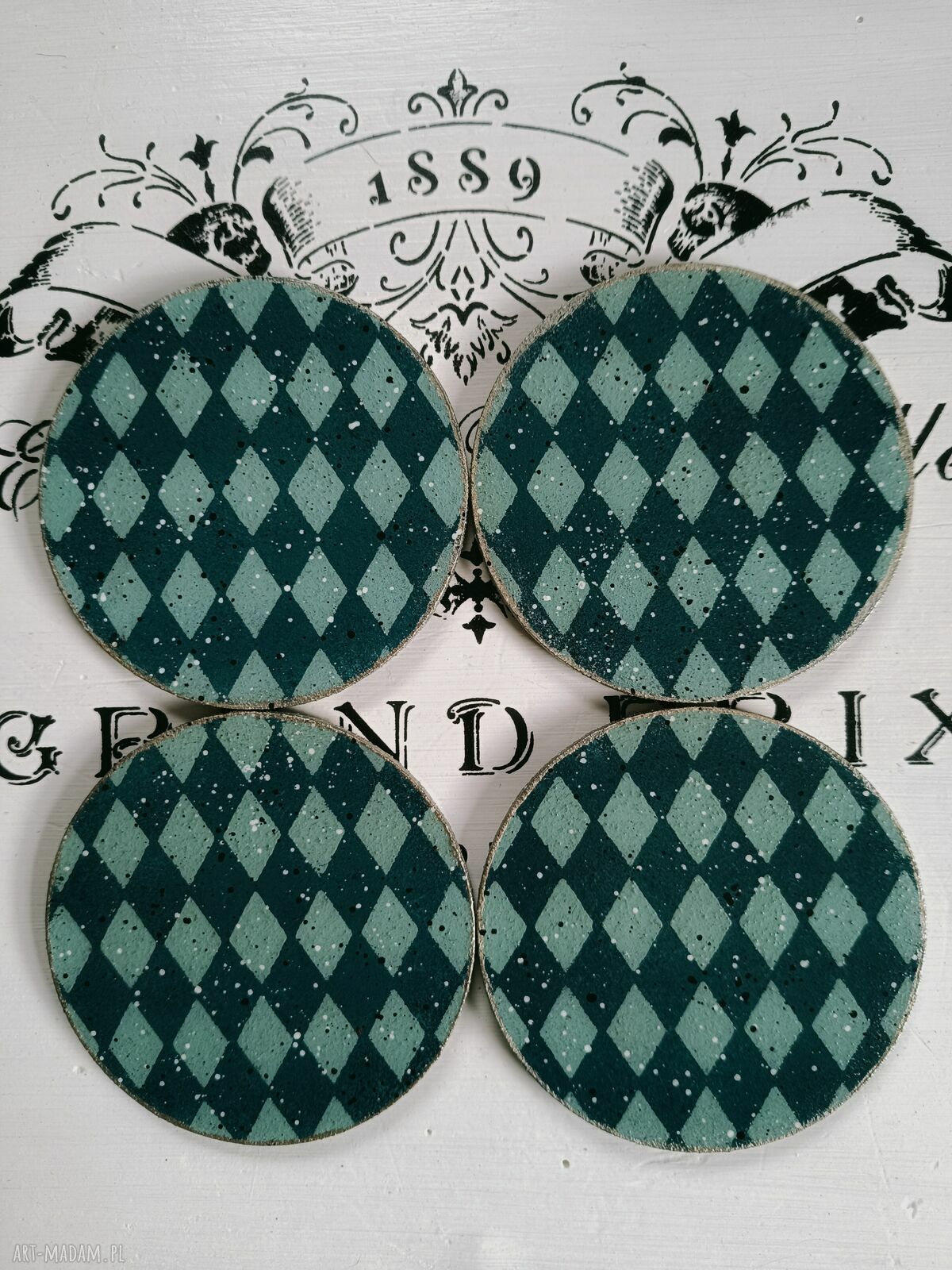Dekoracyjne podkładki pod kubki z różami - decoupage shabby chic