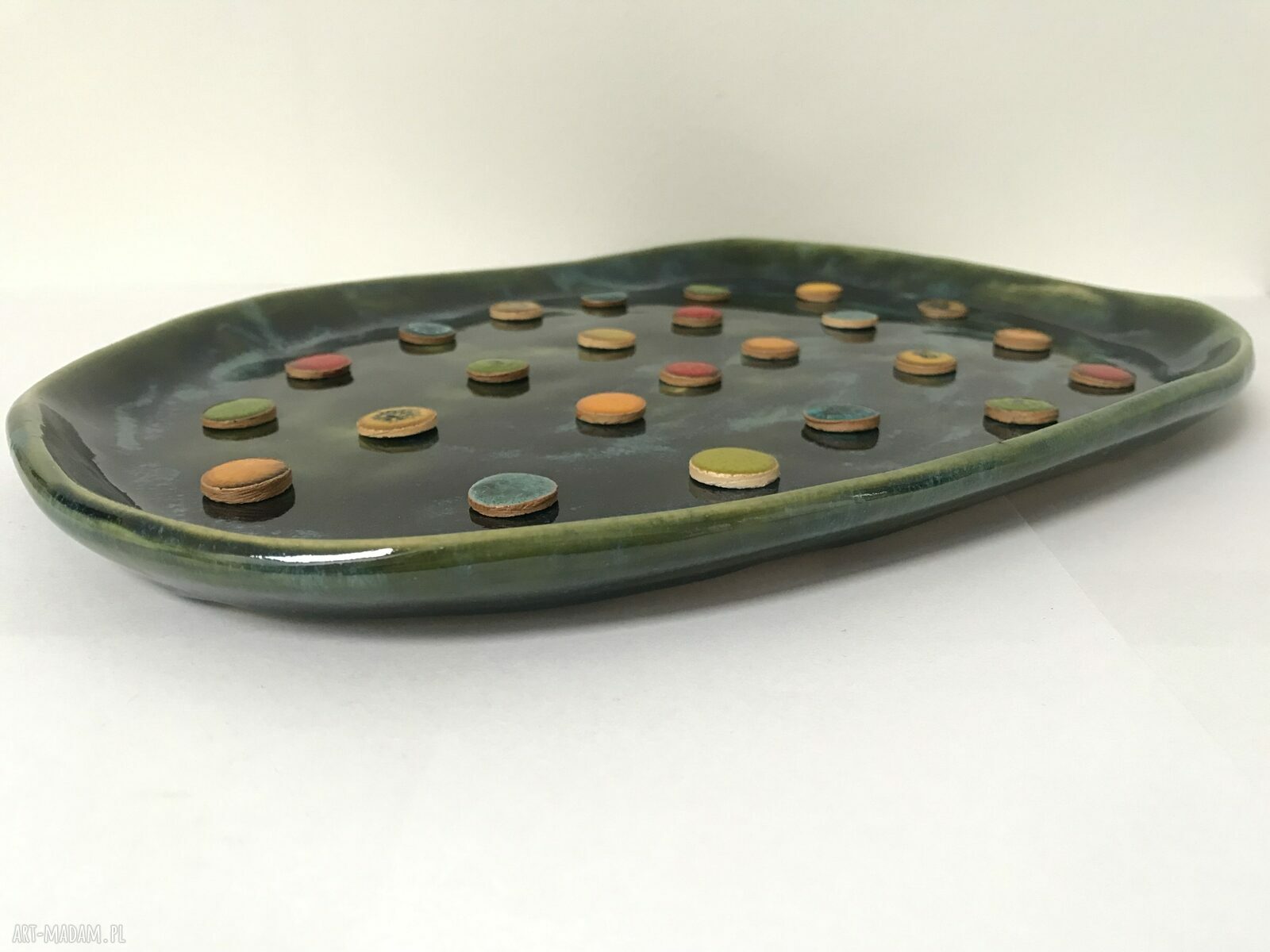 Fantazyjny talerz ceramiczny - wyjątkowa dekoracja do domu