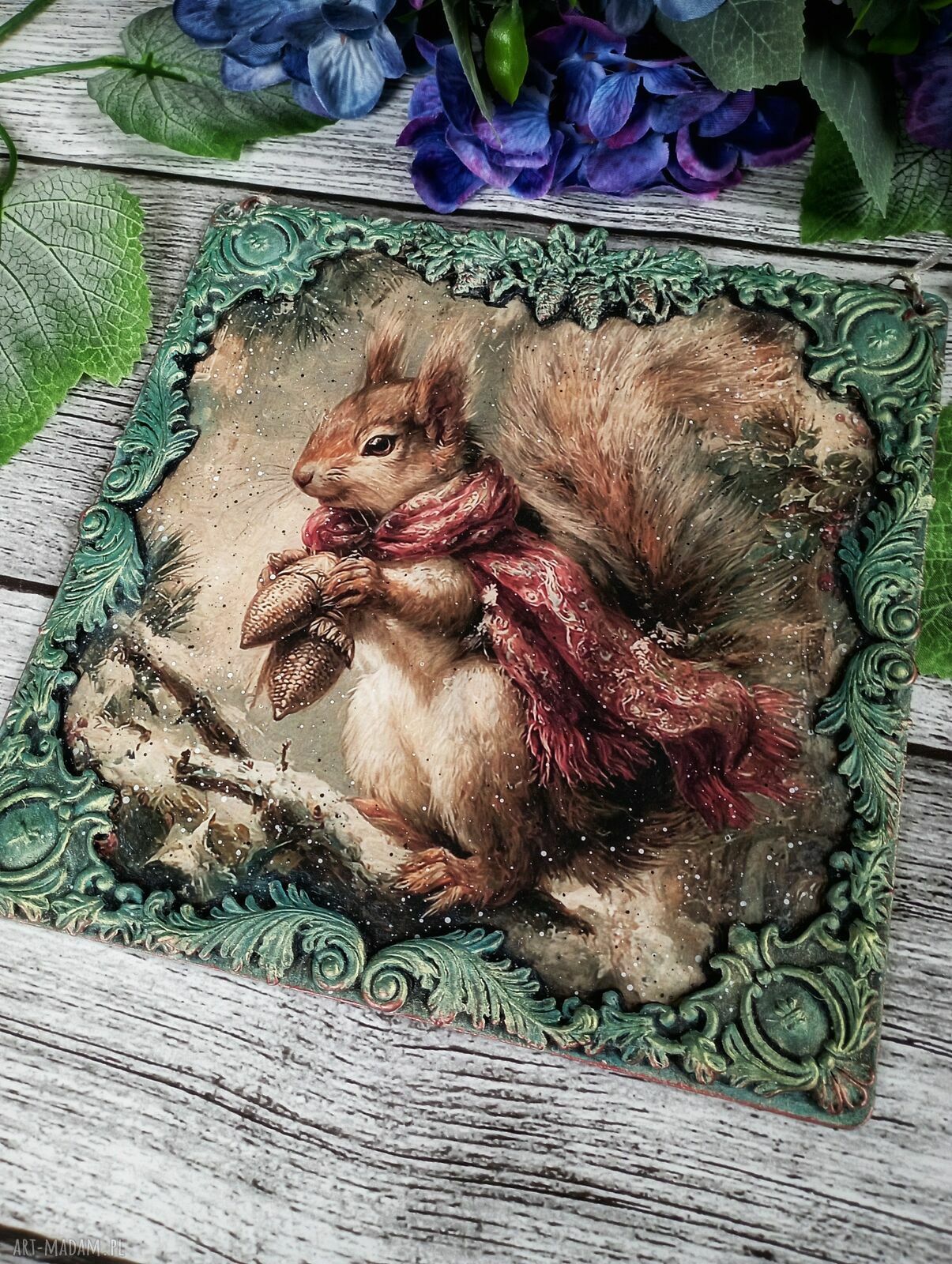 Dekoracyjny medalion vintage z wiewiórką - decoupage 20x20 cm