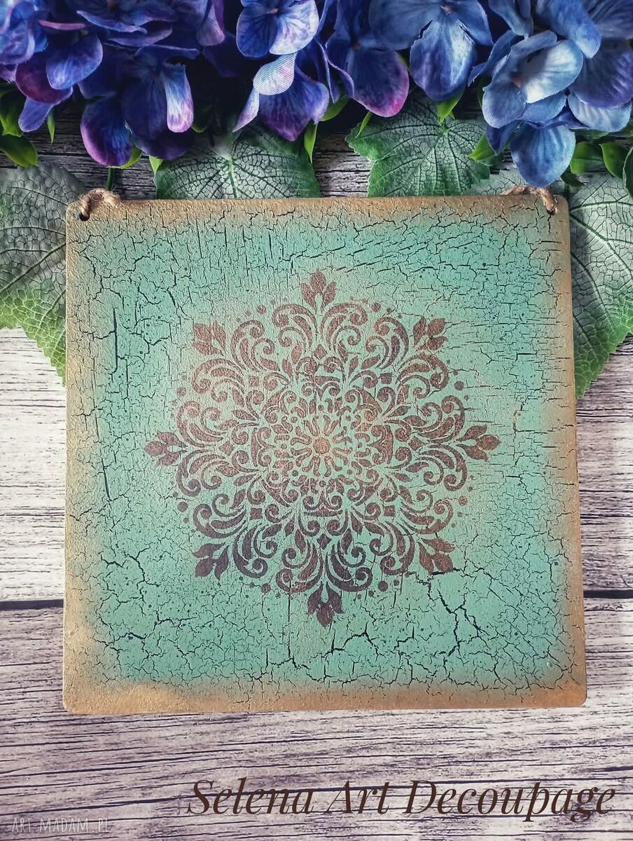 Dekoracyjny talizman z runami Fehu i Othala w stylu vintage - decoupage 20x20 cm