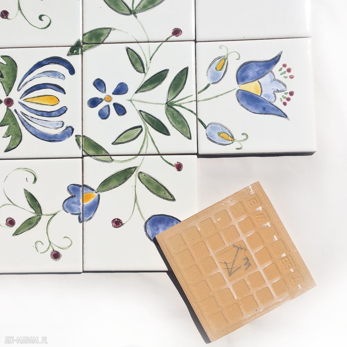 Ręcznie malowane dekory ceramiczne etno - zestaw 9 białych kafelków