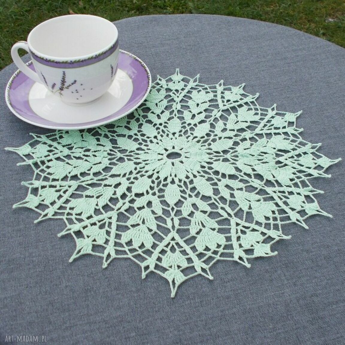Delikatna ażurowa serwetka pistacjowa na szydełku (Crochetart)