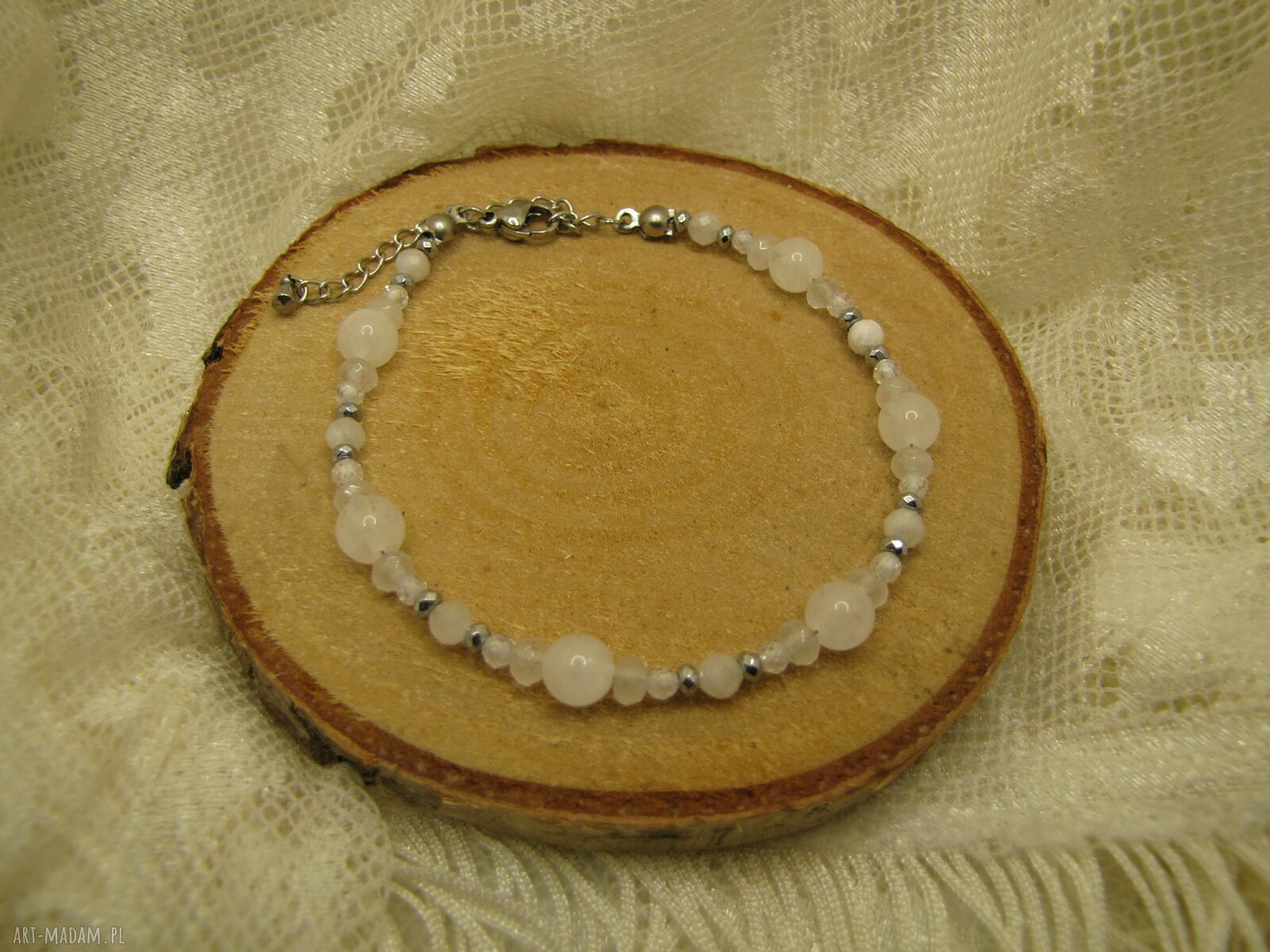 Delikatna bransoletka z kamieni naturalnych - biała biżuteria handmade