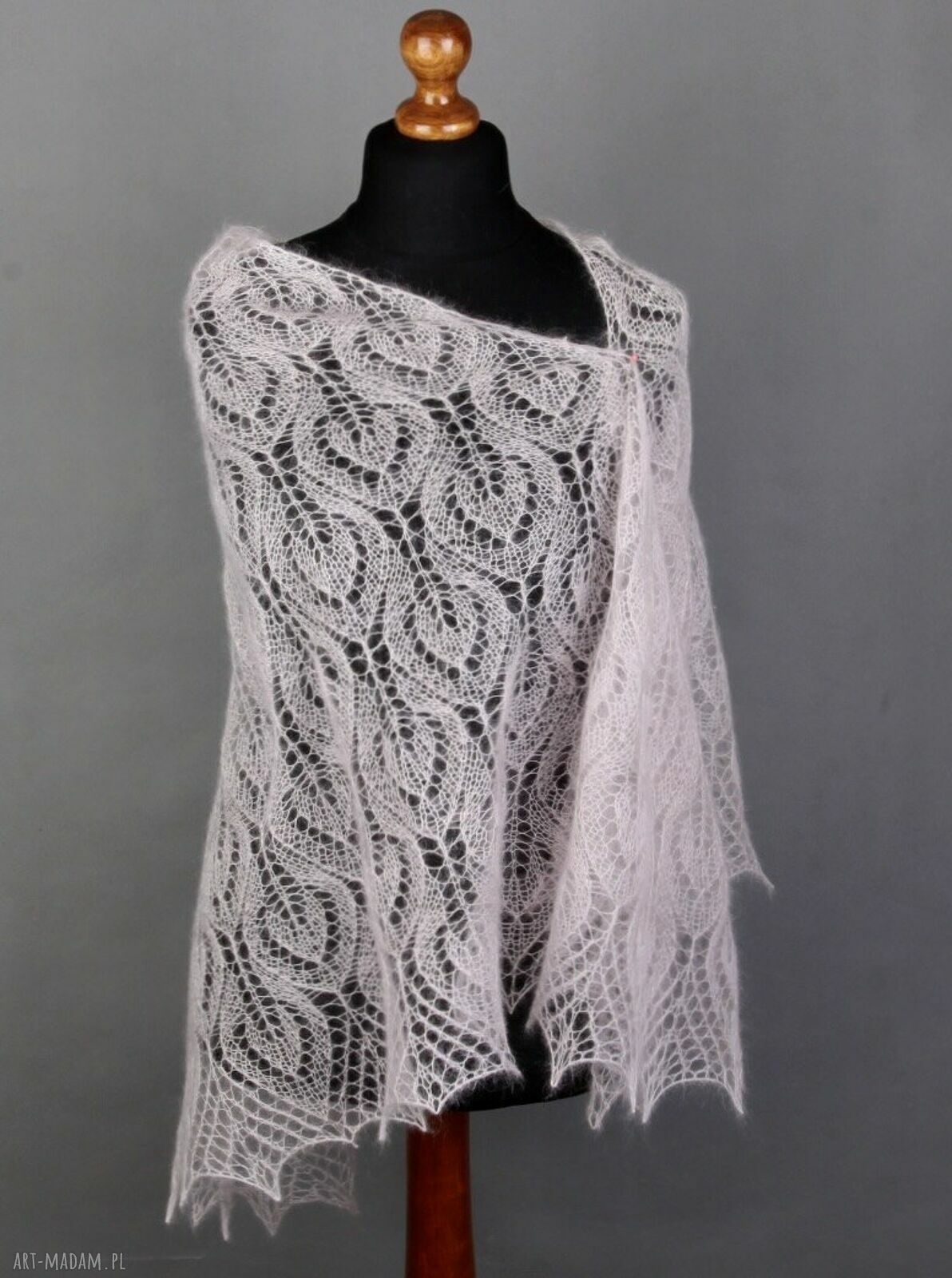 Delikatna chusta w ażurowe liście bladoróżowa - jedwab z moherkiem, handmade