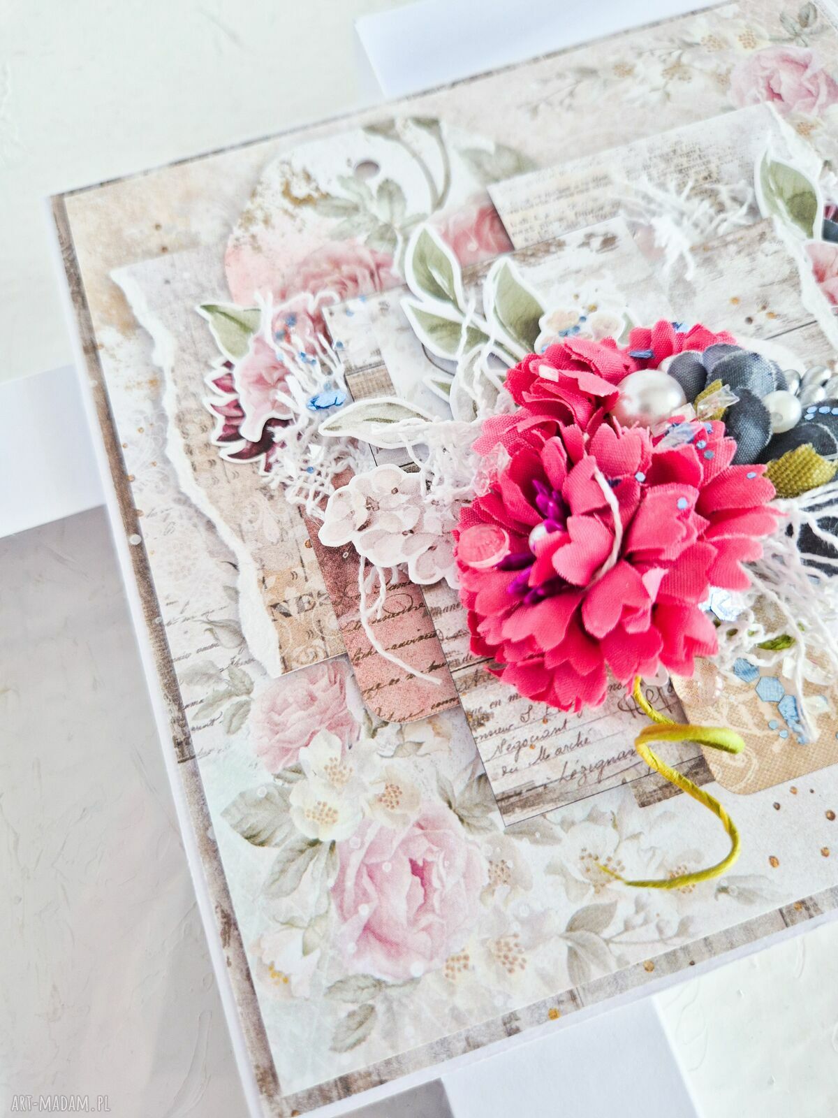 Delikatna kartka shabby chic w pudełku beż i pudrowy róż, ręcznie robiona