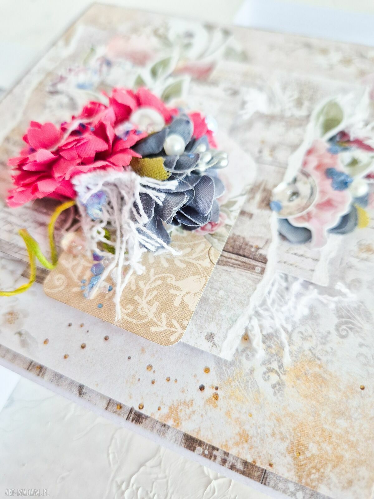 Delikatna kartka shabby chic w pudełku beż i pudrowy róż, ręcznie robiona