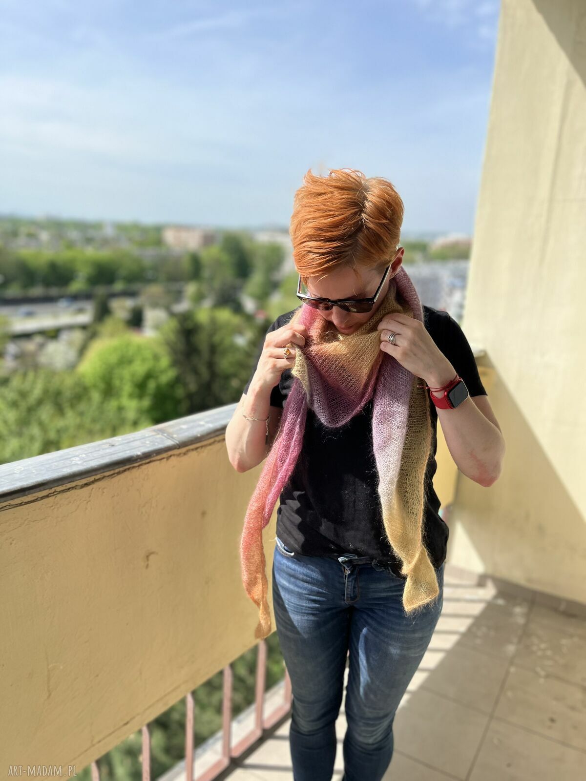Delikatna moherowa chusta na drutach z jedwabiem - pod szyję na prezent dla niej