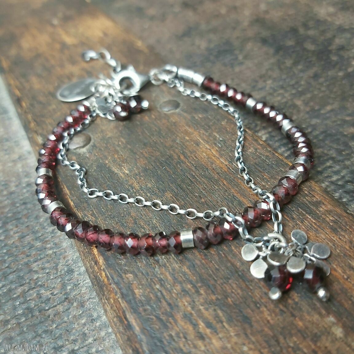 Delikatna srebrna bransoletka granatami handmade granatów prezent