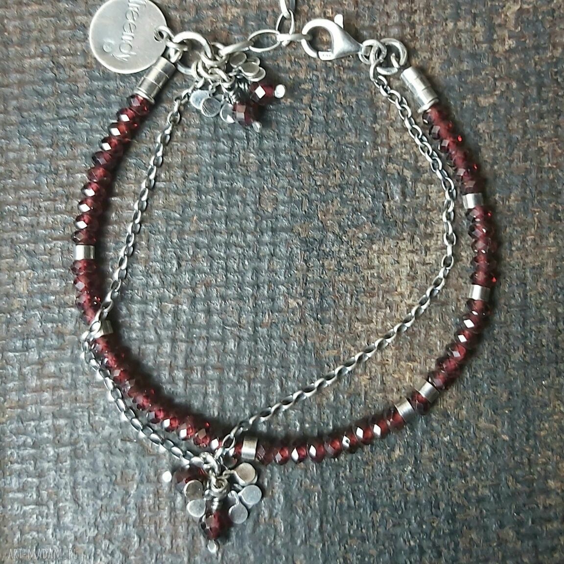 bransoletki: Delikatna srebrna bransoletka z granatami. hand made