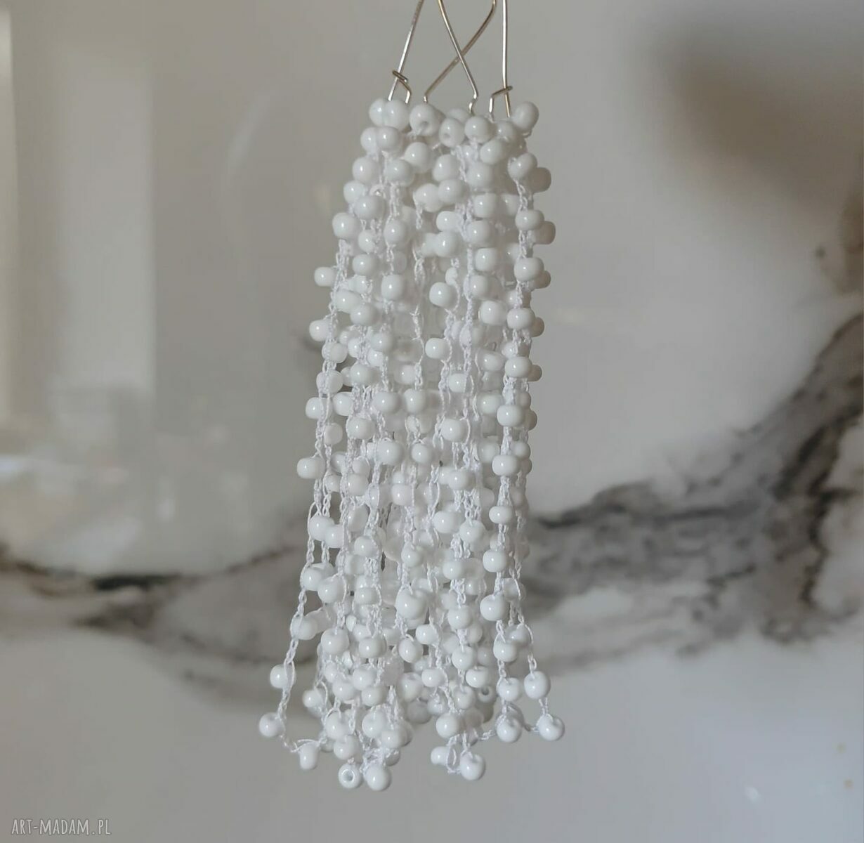 Delikatne boho kolczyki Koraliny z białych koralików - 13 cm