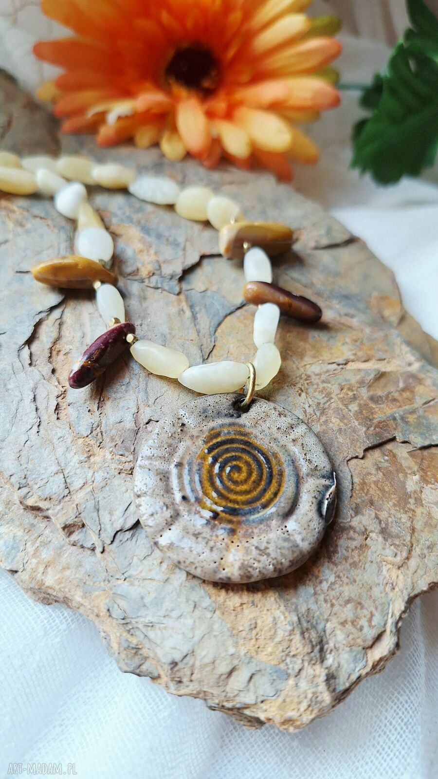 Naszyjnik ceramiczny ze spiralą kalcyt i jaspis