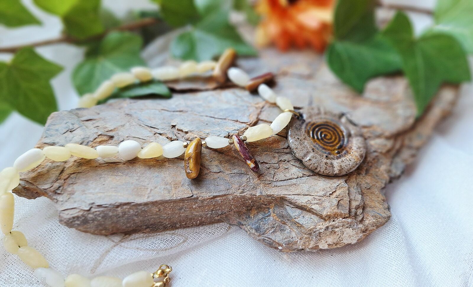 Naszyjnik ceramiczny ze spiralą kalcyt i jaspis