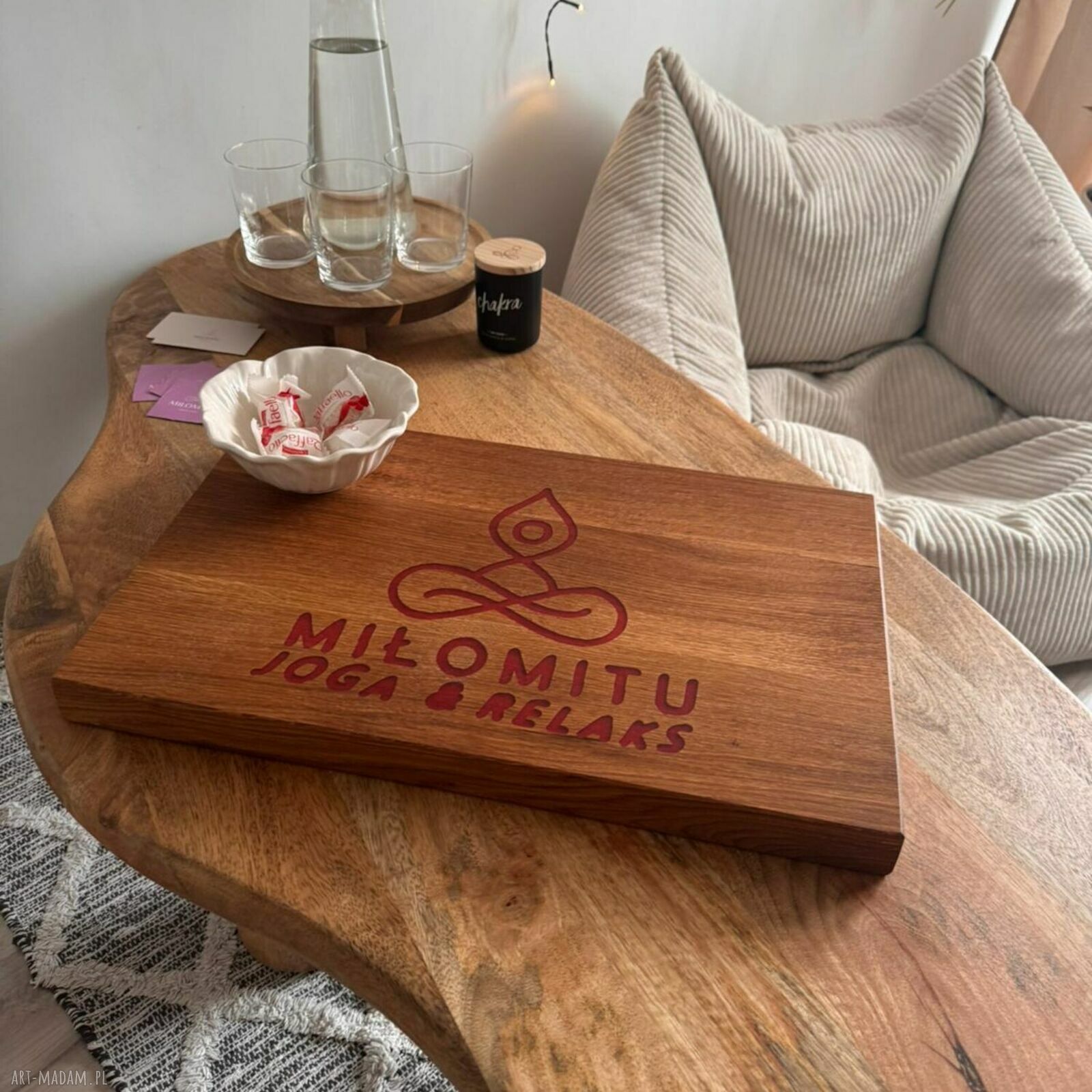 Deska personalizowana z naturalnego dębu - grawer na prezent dla studia i do domu