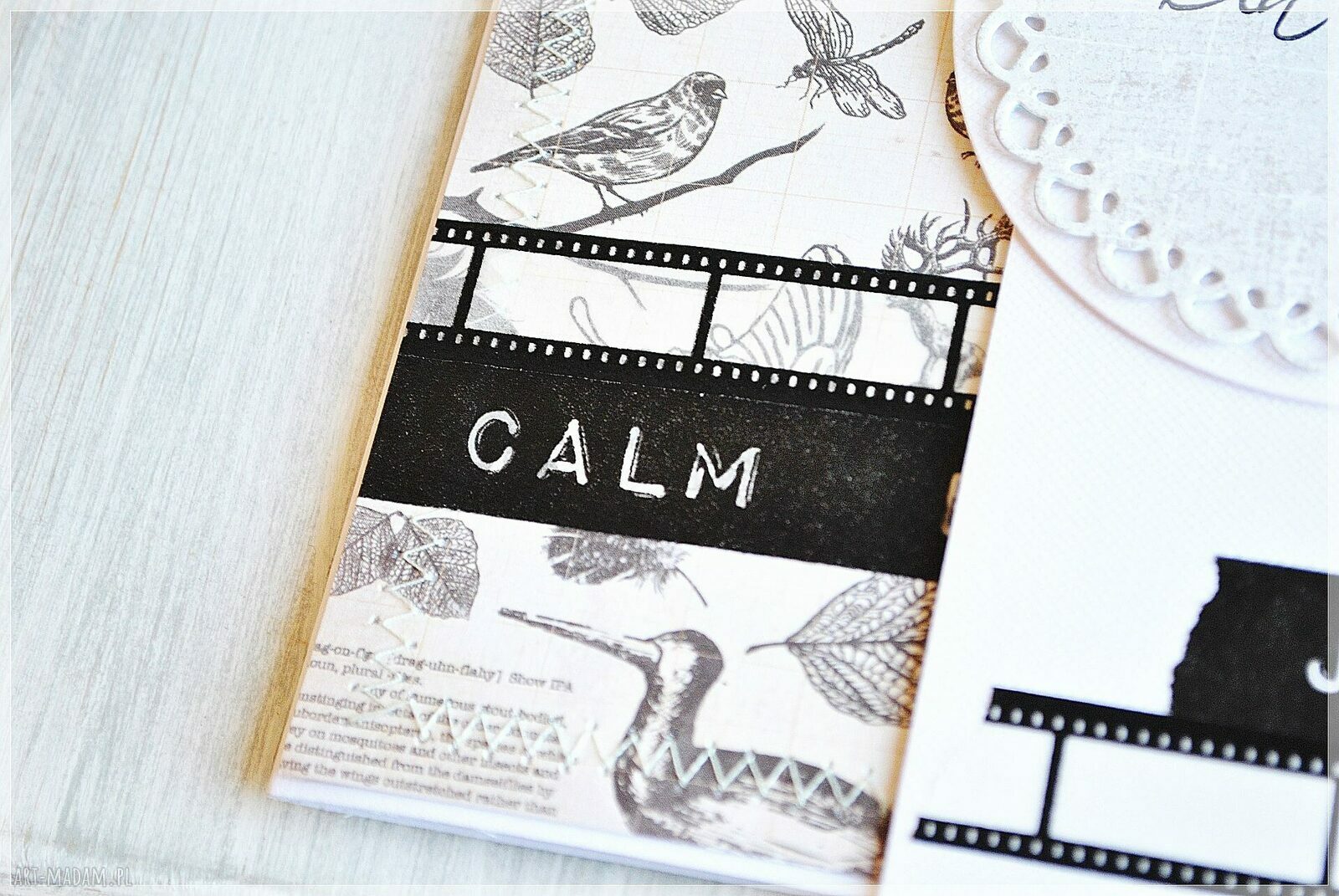 Kartka scrapbooking na imieniny i urodziny - elegancka propozycja dla niej