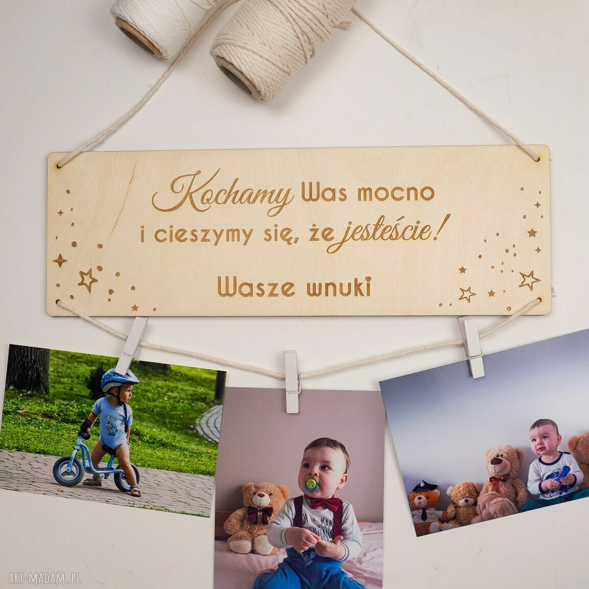Ramka dla dziadków z klamerkami - drewniany grawer i miejsce na zdjęcia 10x15 cm