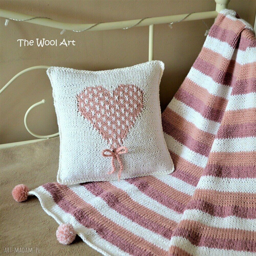 Dziergana poszewka sercem dom poduszka dla dziecka wystój