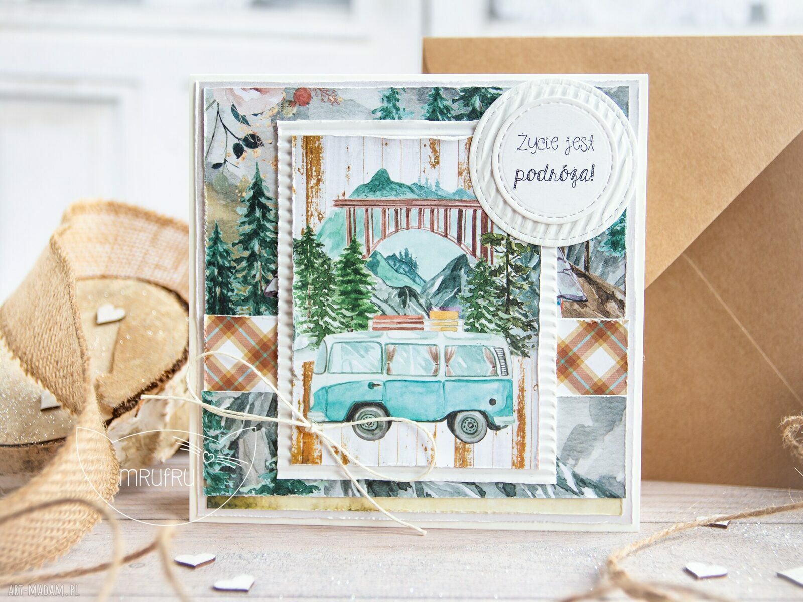 Kartka podróżą tle koperta personalizacja treści dla podróżnika