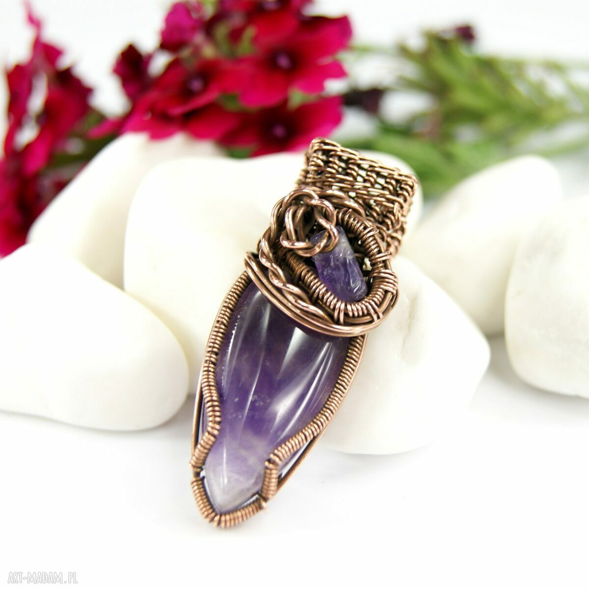 Wisiorek z ametystem w miedzianej oprawie - autorski wire wrapping