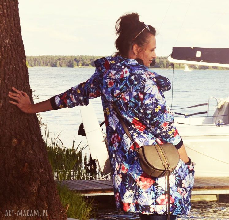 Długa bluza oversize z kapturem - tropikalny print