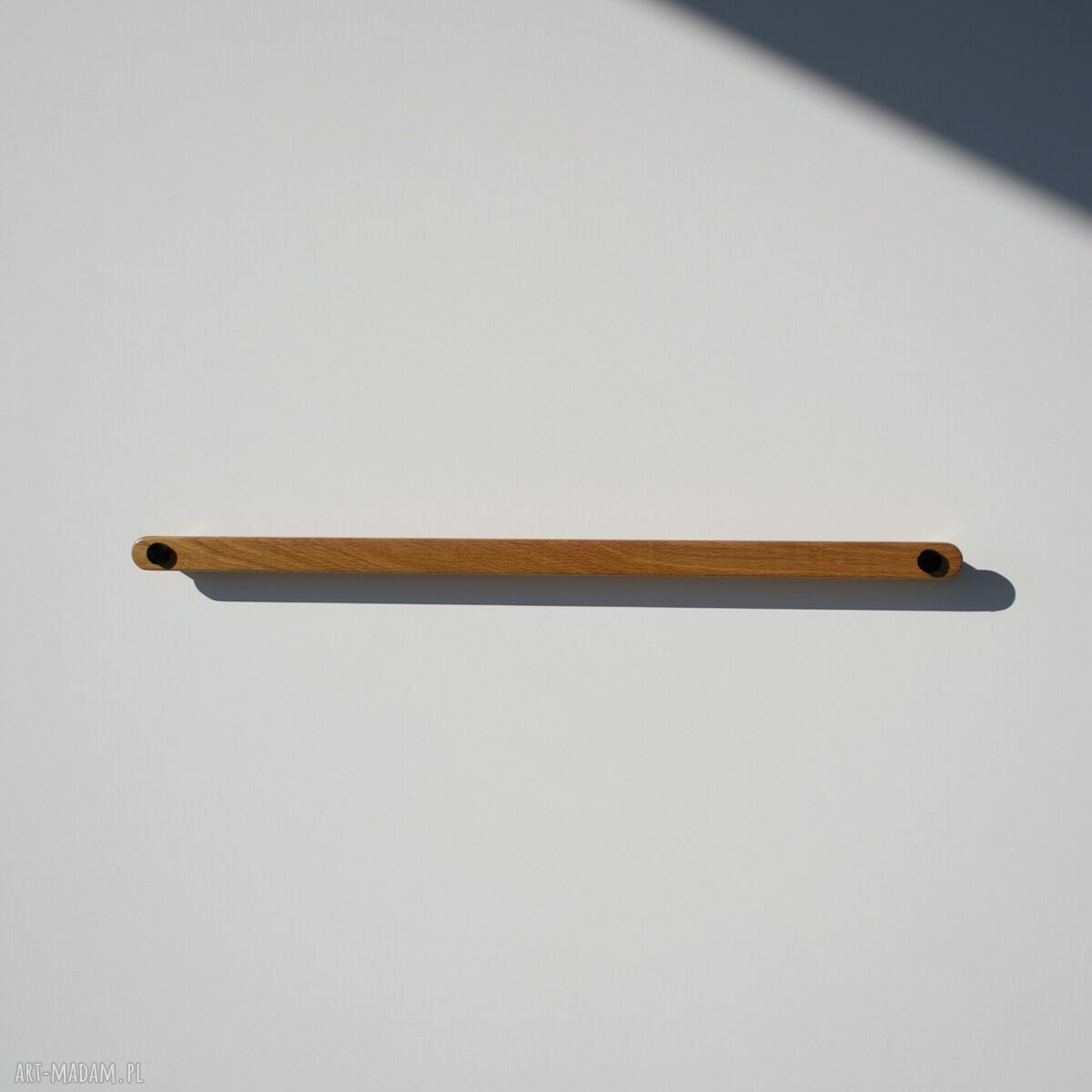 Długi wieszak dębowy do łazienki 70 cm - minimalistyczny z haczykami