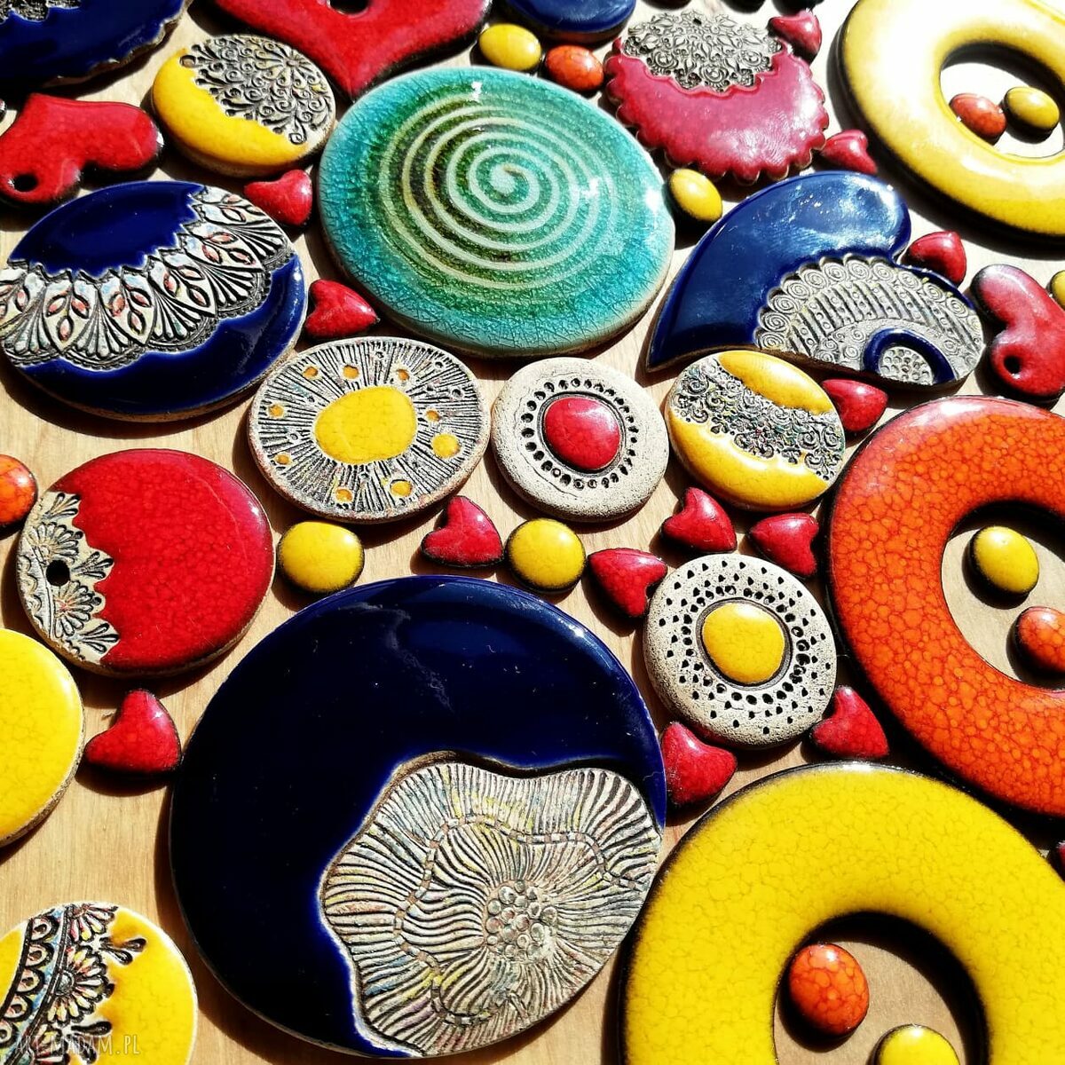 Długi naszyjnik z kobaltowym ceramicznym wisiorem - mandala na rzemieniu