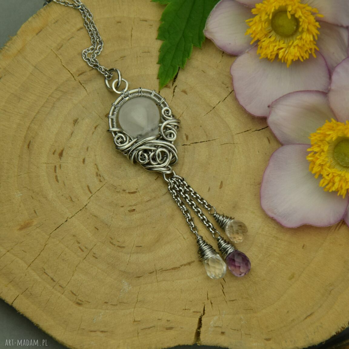 Długi wisiorek kryształy górskie i ametysty - wire wrapping ze stali chirurgicznej