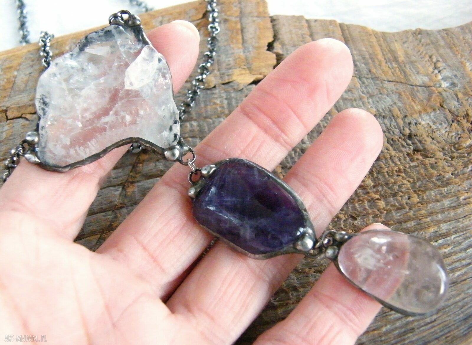 Długi wisiorek chwost z ametystem i surowym kryształem amulet Tiffany ręcznie robiony | art Madam.pl