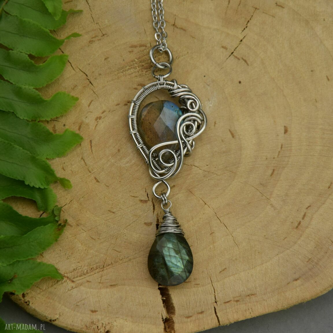 Długi wisiorek z kolorowymi labradorytami - wire wrapping ze stali chirurgicznej
