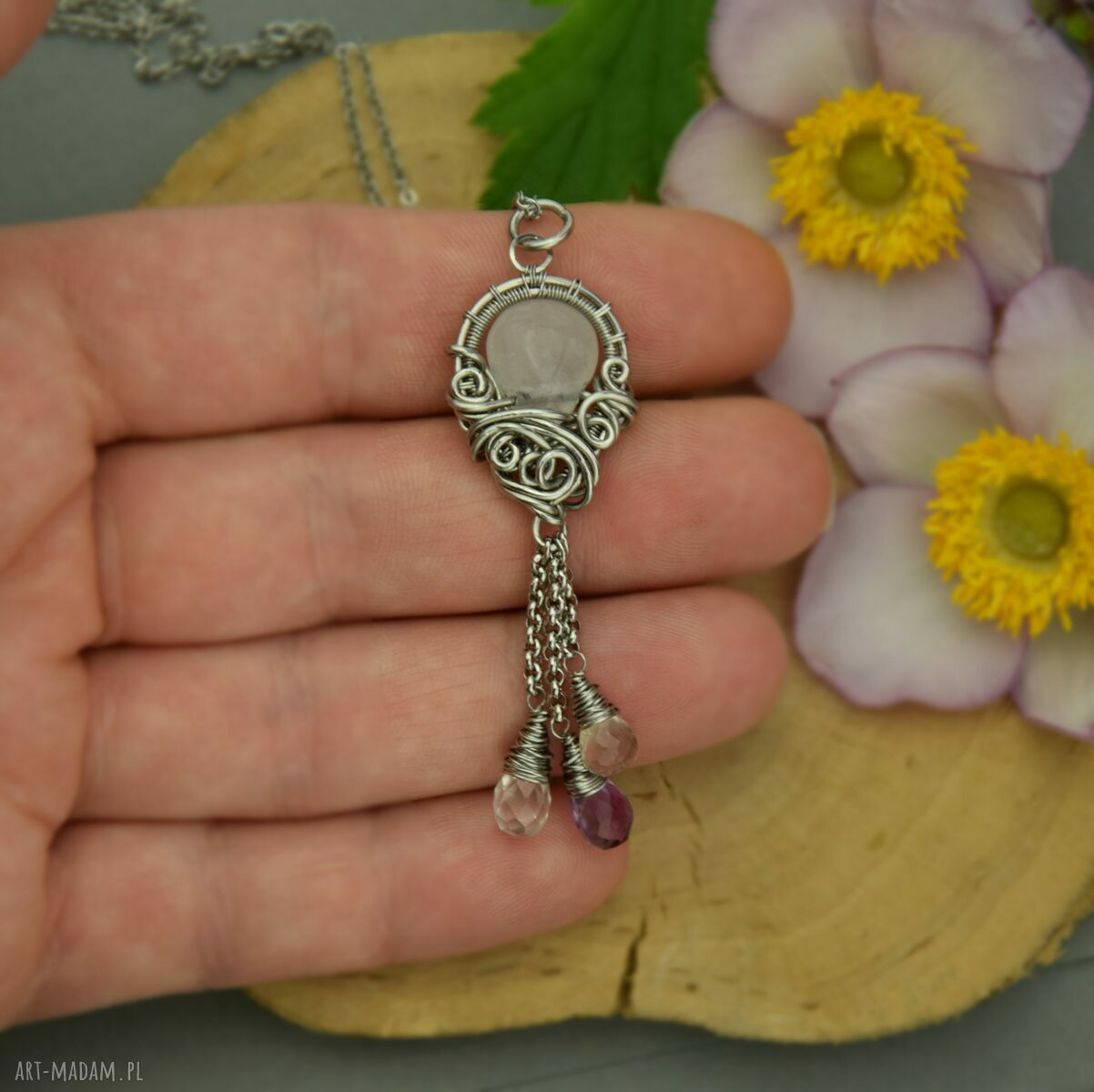 Długi wisiorek kryształy górskie i ametysty - wire wrapping ze stali chirurgicznej